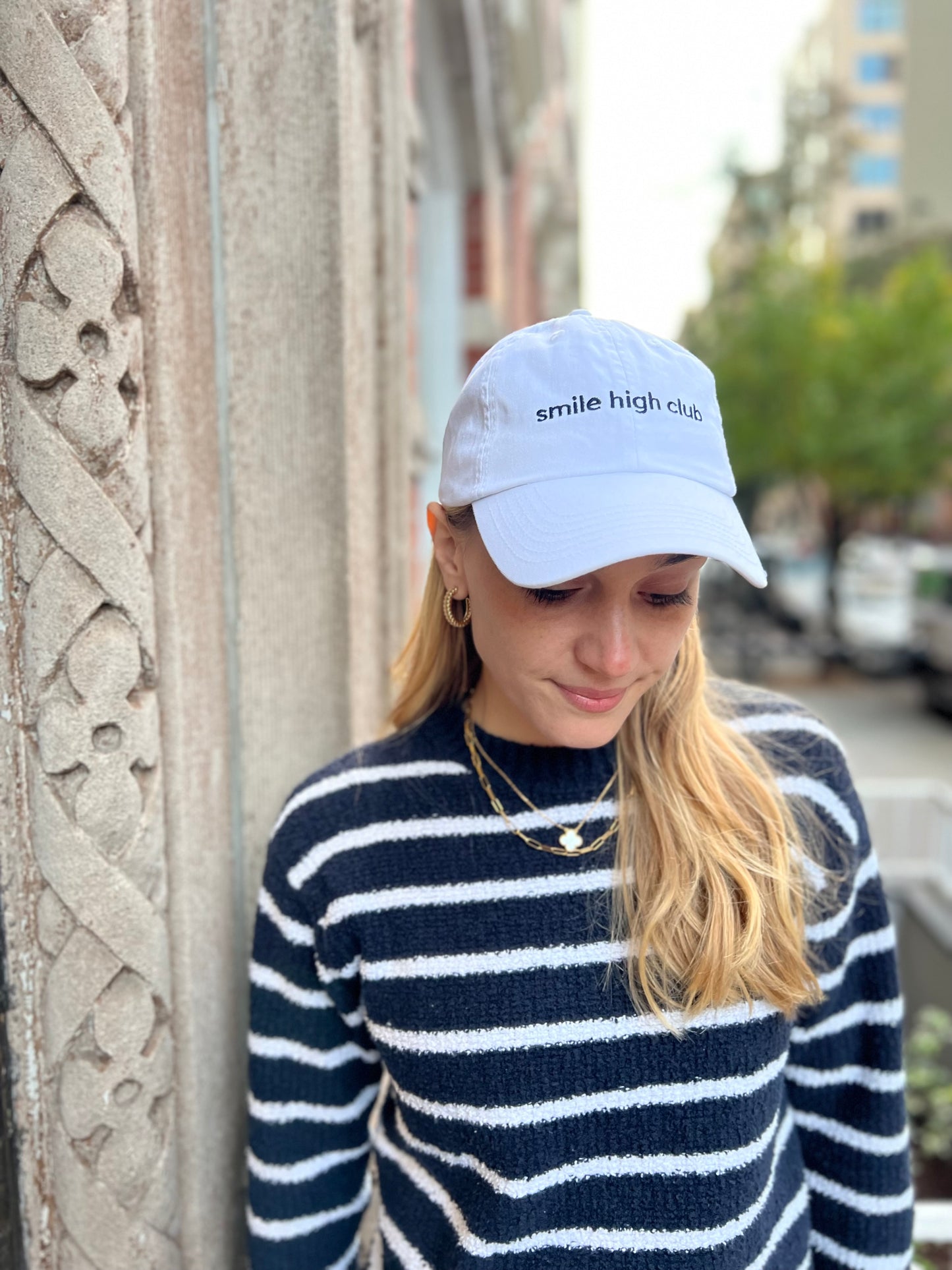 smile high club hat - white/navy